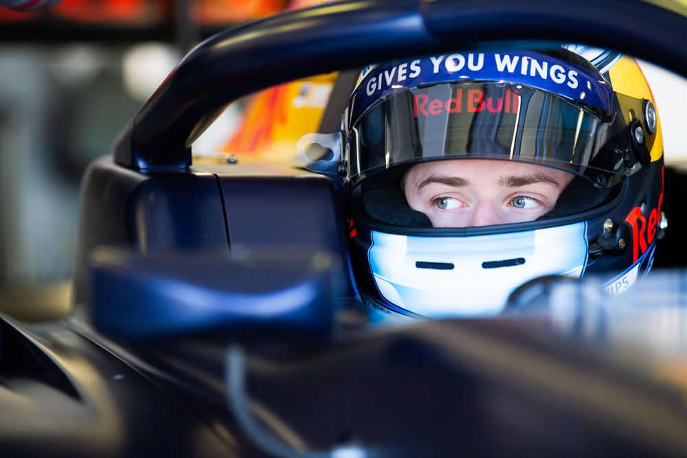 Lõppesid FIA F3 sarja testisõidud