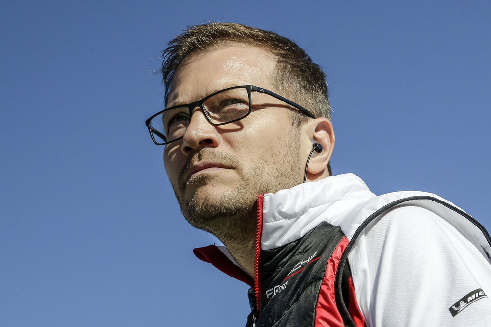 F1: McLaren palkas uue tiimijuhi